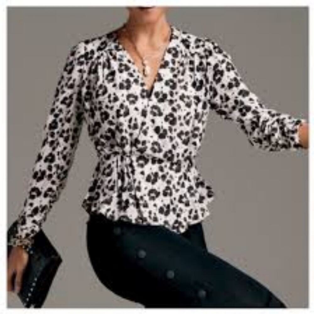 Cabi Rosette black white floral wrap front v neck top size Large #5898